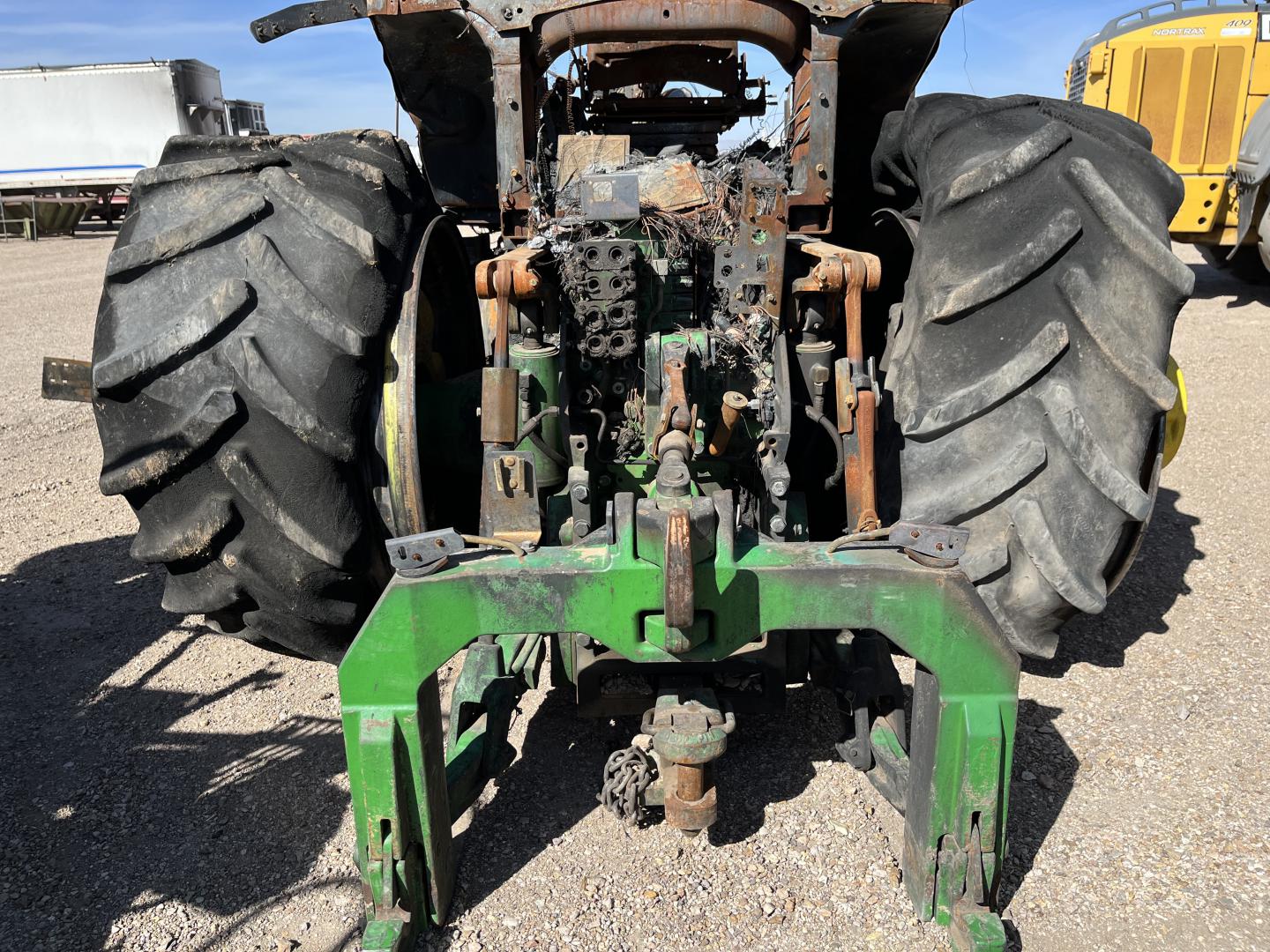 ./imagenes/INVOICE/2019/17542/TRACTOR JOHN DEERE 8320R (23).JPG